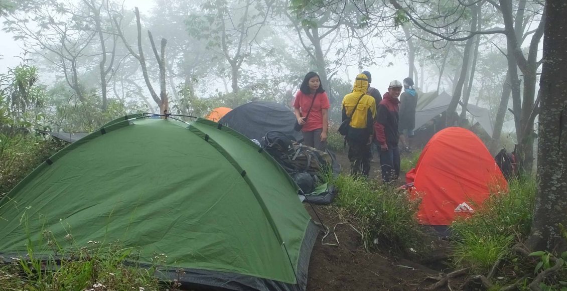 Teror Pasangan Pendaki Mistis di Gunung Ciremai