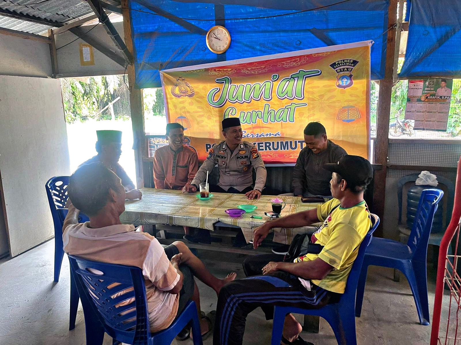 Jumat Curhat, Polsek Kerumutan Ajak Warga Untuk Tidak Golput dan Tolak Politik Uang