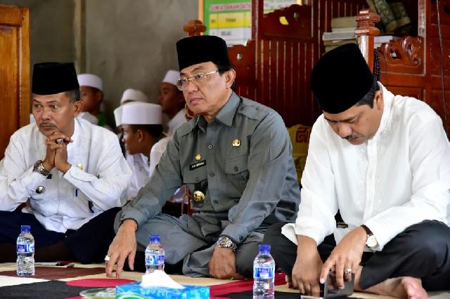 Ahmad Hijazi Hadiri Peringatan Haul Jama' Sekampung di Desa Mumpa