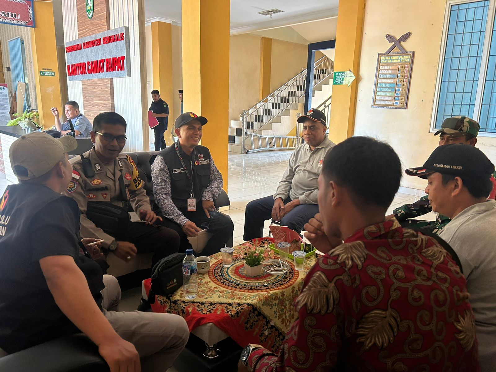 Bhabinkamtibmas Perkuat Giat Sosialisasi dan Penggalangan Jelang Pilkada Serentak 2024