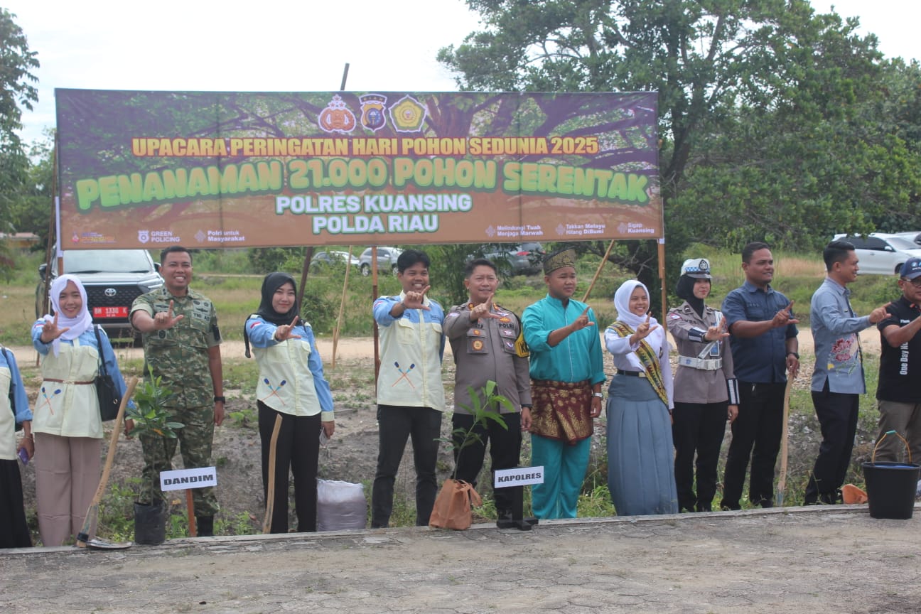 Hari Pohon Sedunia, Polres Kuansing Gerakkan Ribuan Warga Hijaukan Bumi