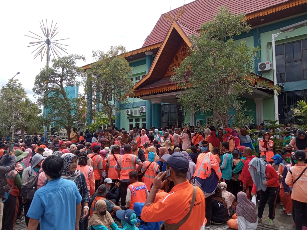 Pastikan Data Penyapu Jalan Sesuai, Pj Walikota Pekanbaru Sidak Kantor DLHK