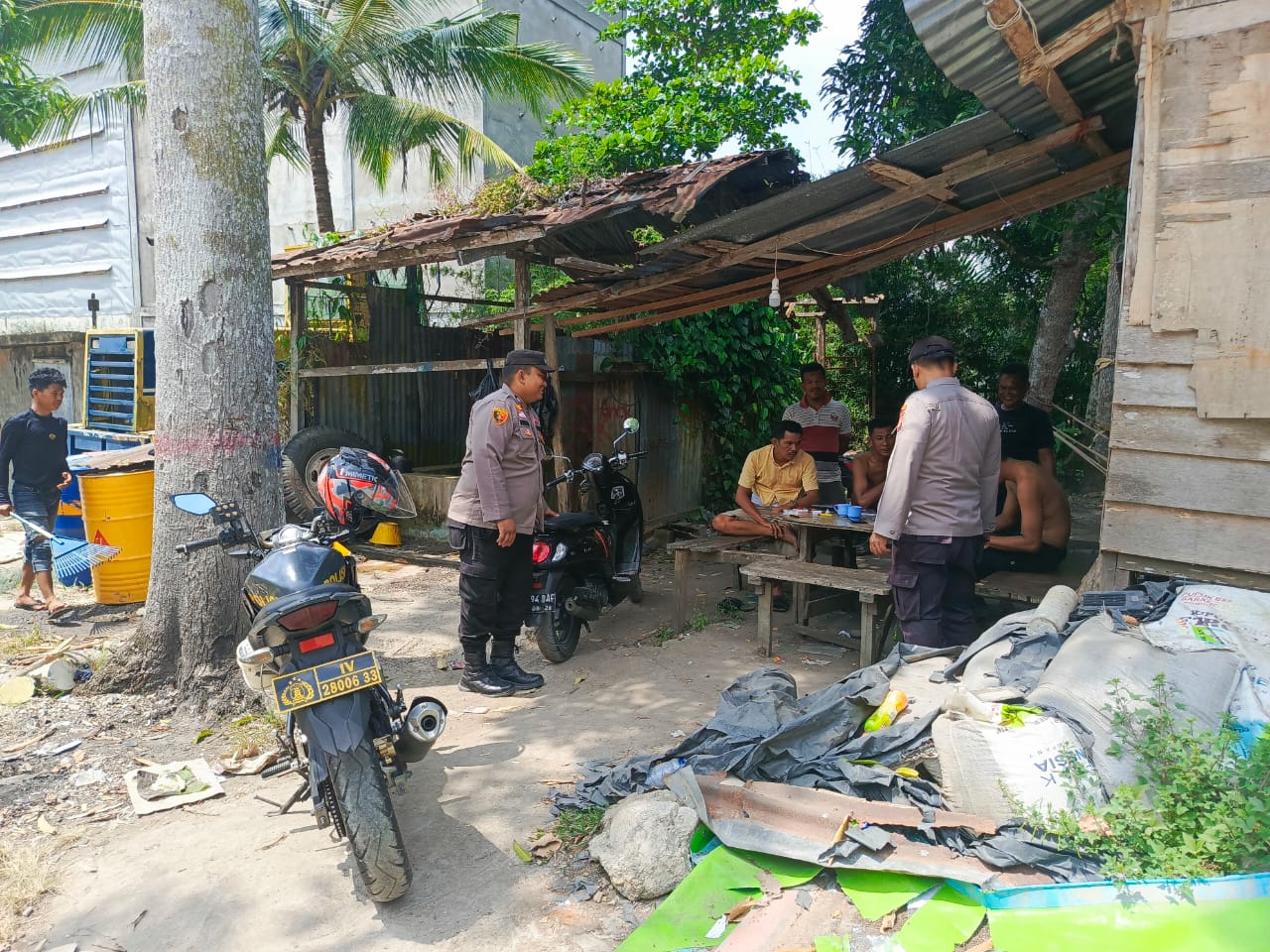 Polisi RW Polsek Siak Kecil Sampaikan Pesan Kamtibmas Jelang Pilkada Damai 2024