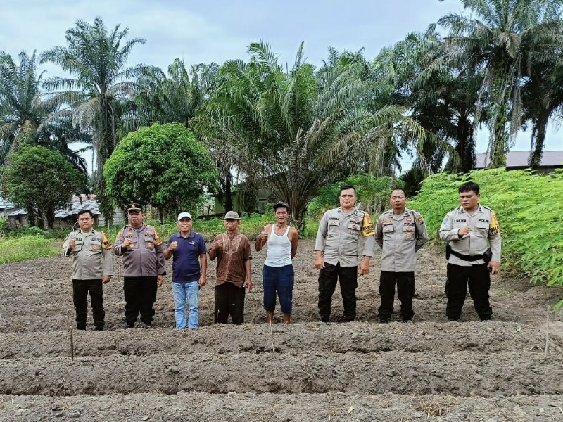 Polsek TPTM Dukung Ketahanan Pangan Lewat Program Pertanian dan Perikanan di Rokan Hilir, Sekaligus Cooling System