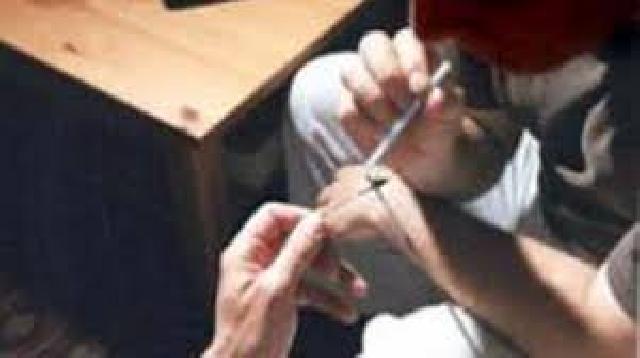 Parah ! Dua pria pesta sabu di kantor desa