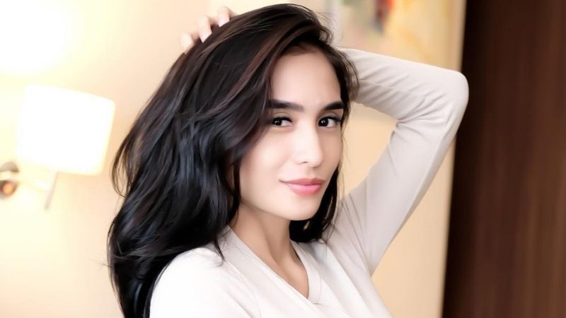 Pose Bibie Julius, Body Bohay Bikin Netizen Salfok!