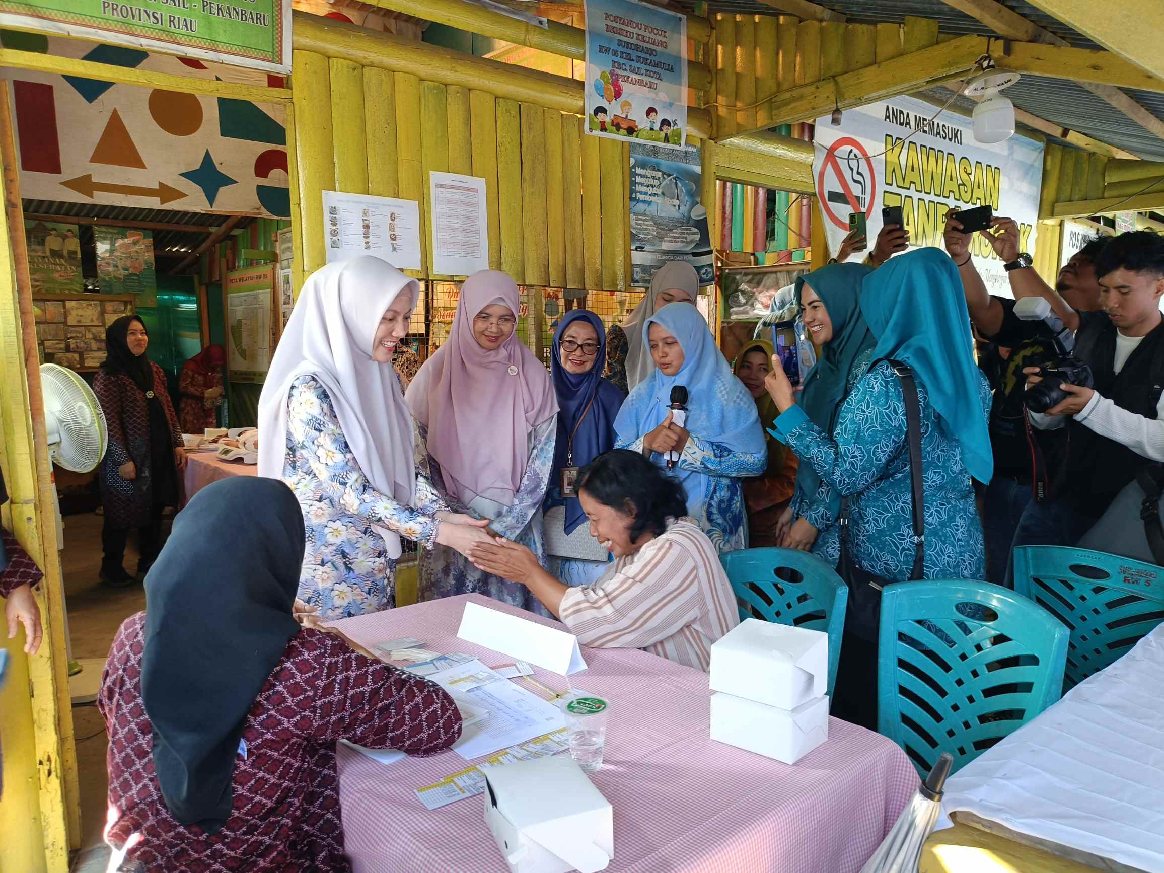 Kunjungi Posyandu Sukoharjo Sail, Sulastri Agung Harapkan Ada Inovasi Baru dalam Layani Masyarakat