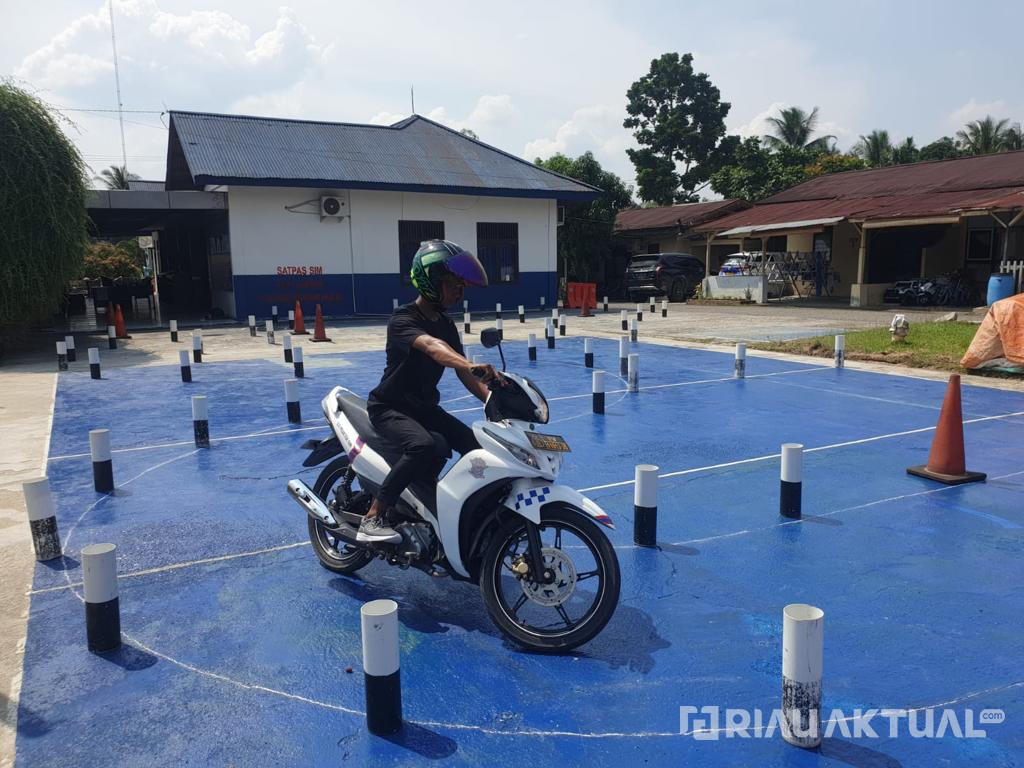 Pola Ujian SIM Berubah, Warga Rohul: Sekali Tes Langsung Lulus
