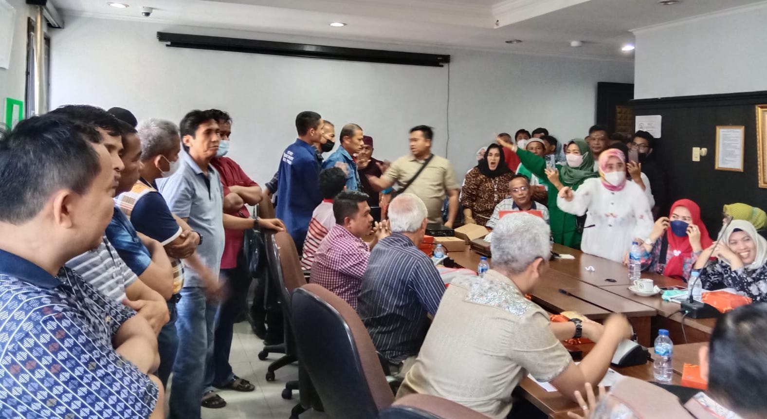 Pedagang Kecewa Keputusan Komisi II