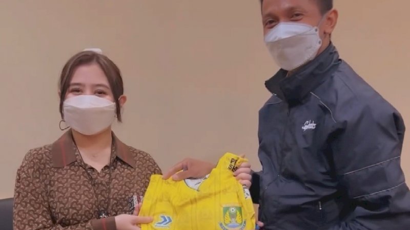 Prilly Latuconsina Resmi Jadi Pemilik Klub Persikota Tangerang