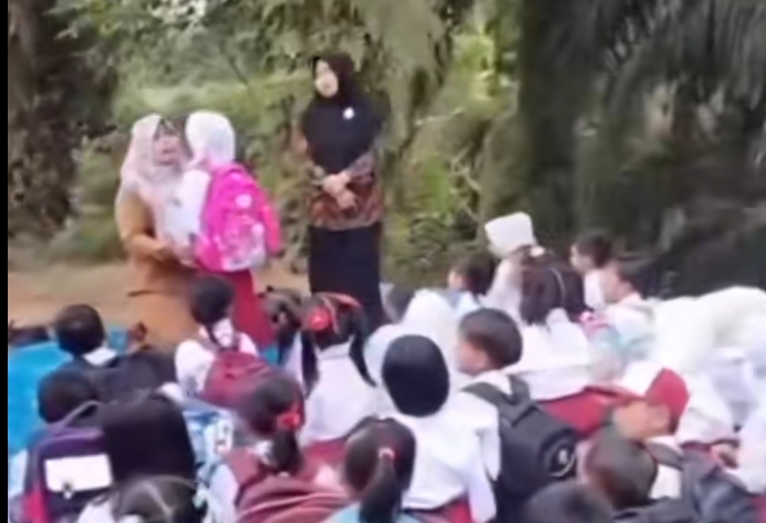 Anak-anak SD di TNTN Tak Lagi Belajar di Bawah Kebun Sawit, Karmila Sari: Pendidikan Layak Harus Dijamin