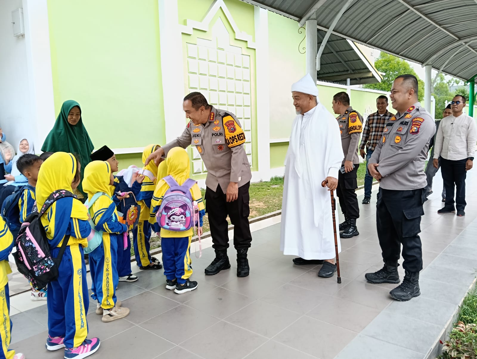 Kapolresta Pekanbaru Sambangi Ponpes Babusalam, Ajak Ciptakan Pilkada Damai dan Kondusif