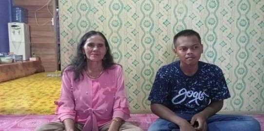 Heboh Pernikahan Nenek Dengan Berondong, Ternyata Ini Pernikahan ke-20 Sang Nenek