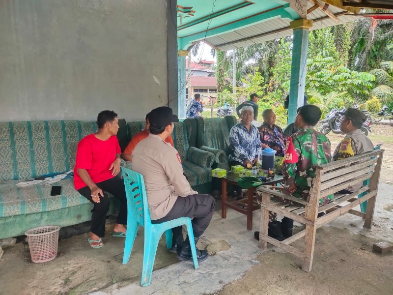 Bhabinkamtibmas Srigading Ingatkan Warga Jaga Kondusifitas Keamanan Jelang Pilkada