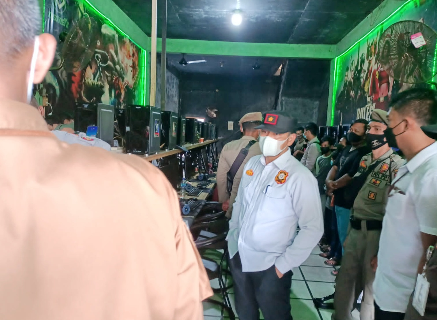 Langgar Aturan PPKM Level 4, Pelaku Usaha Didenda