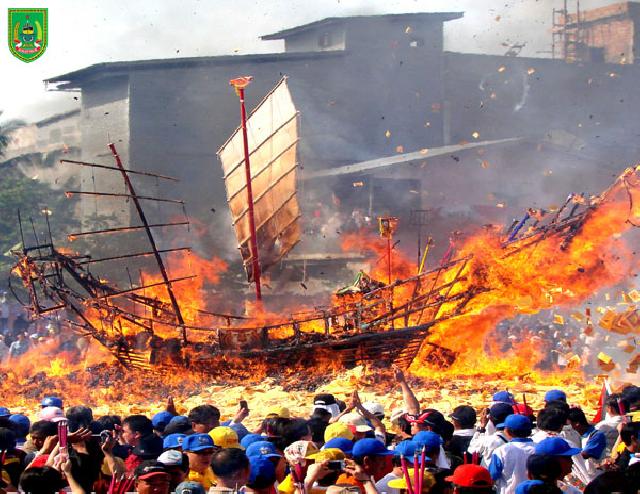 Ribuan Wisatawan Diperkirakan Akan Ikut Ramaikan Bakar Tongkang