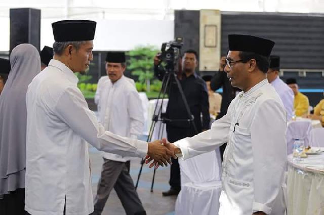 Wawako Pekanbaru Lepas 83 JCH Dari Kalangan ASN Pemko Pekanbaru