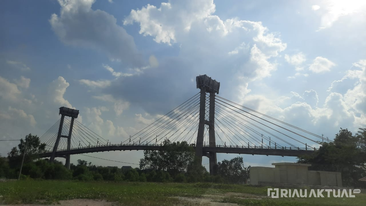 Menengok Lift 73 Meter di Atas Jembatan Sultanah Latifah Siak