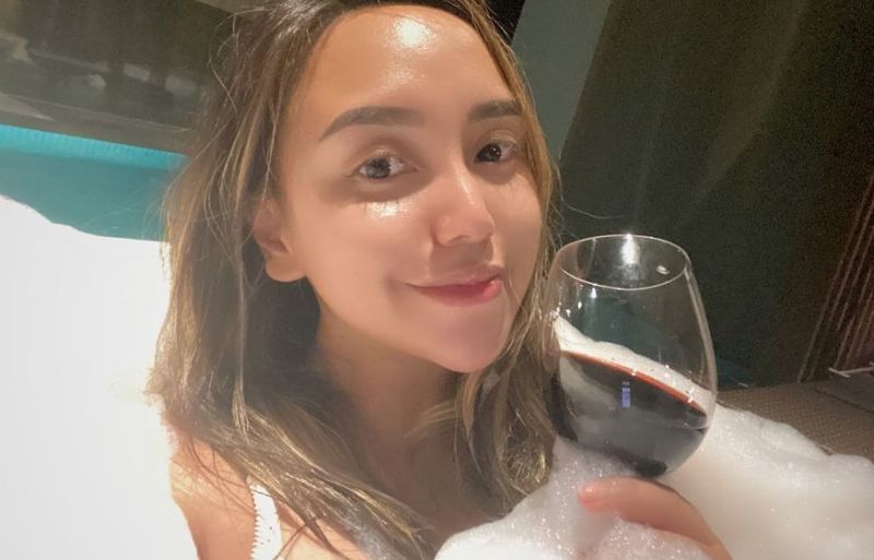 Salmafina Busung Dada di Kolam Renang, Netizen: Gemoy