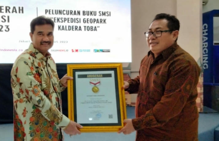 Penerima Penghargaan SMSI Sutan Adil Hendra: Dekat dengan Wartawan, Membantu Lancarnya Tugas Pers