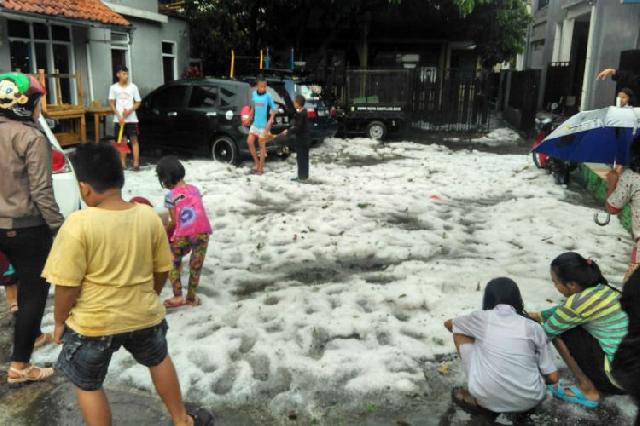 Di Bandung Turun Salju, Berikut Penjelasaan BMKG