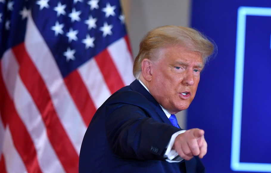 Facebook Bekukan Akun Donald Trump Selama Dua Tahun