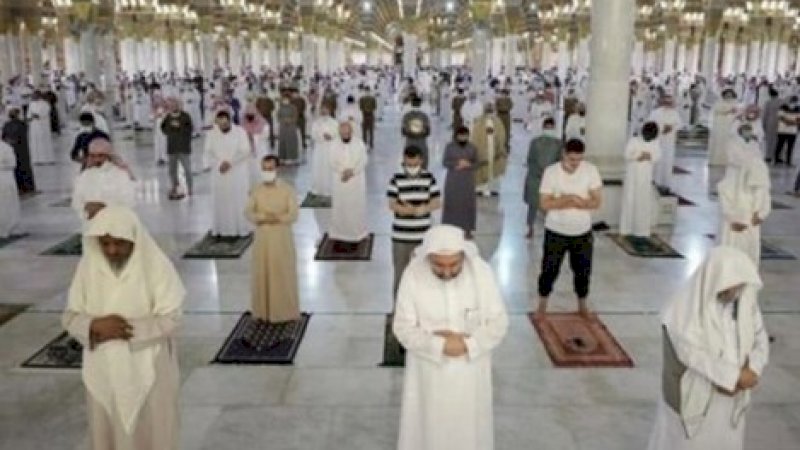 Empat Alasan yang Bikin Orang Takut Tinggalkan Salat Berjemaah di Masjid
