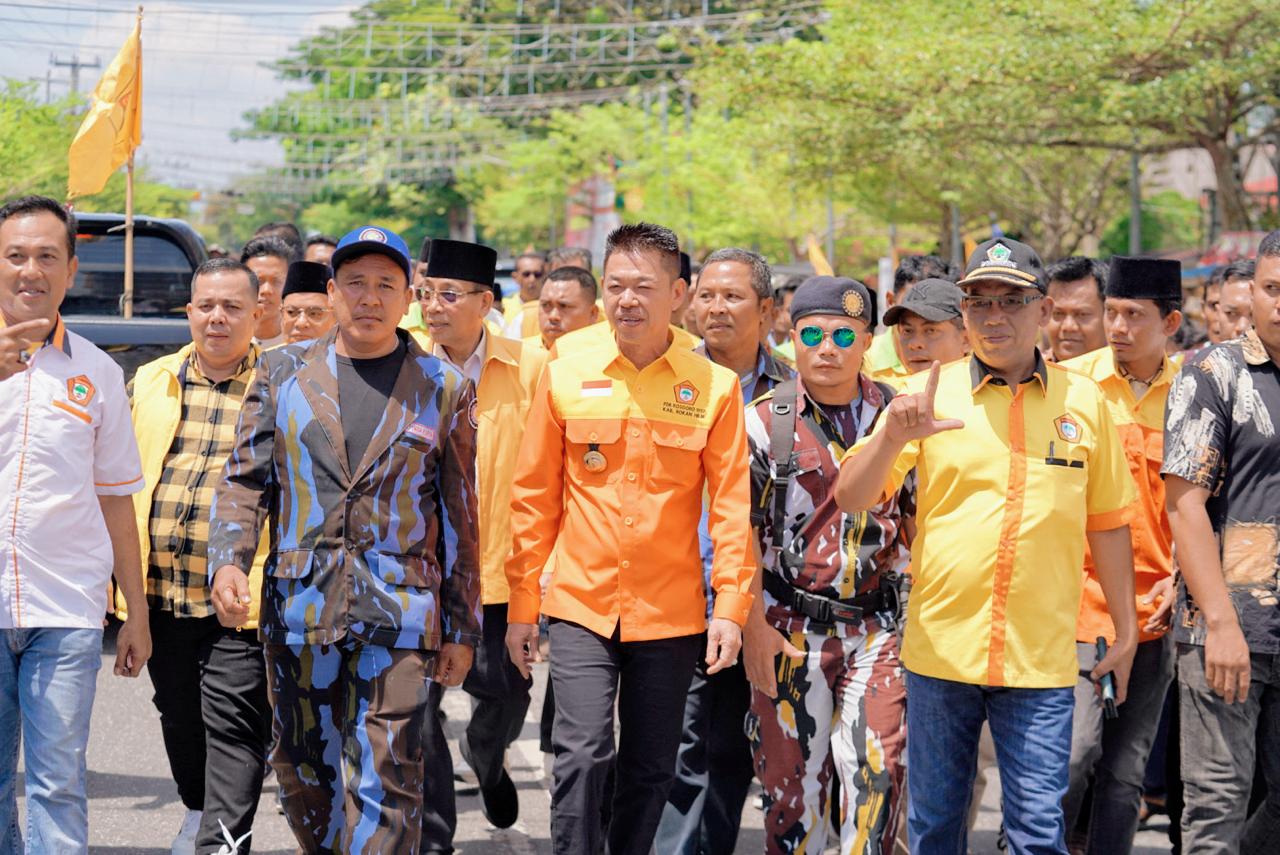 Afrizal Sintong Resmi Lantik Pengurus Kosgoro Rohil, Ajak Pengurus Aktif Berperan di Masyarakat