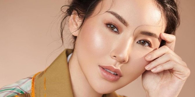 Fitria Yusuf Anak Bos Jalan Tol Curi Perhatian, Kulit Eksotis Disorot