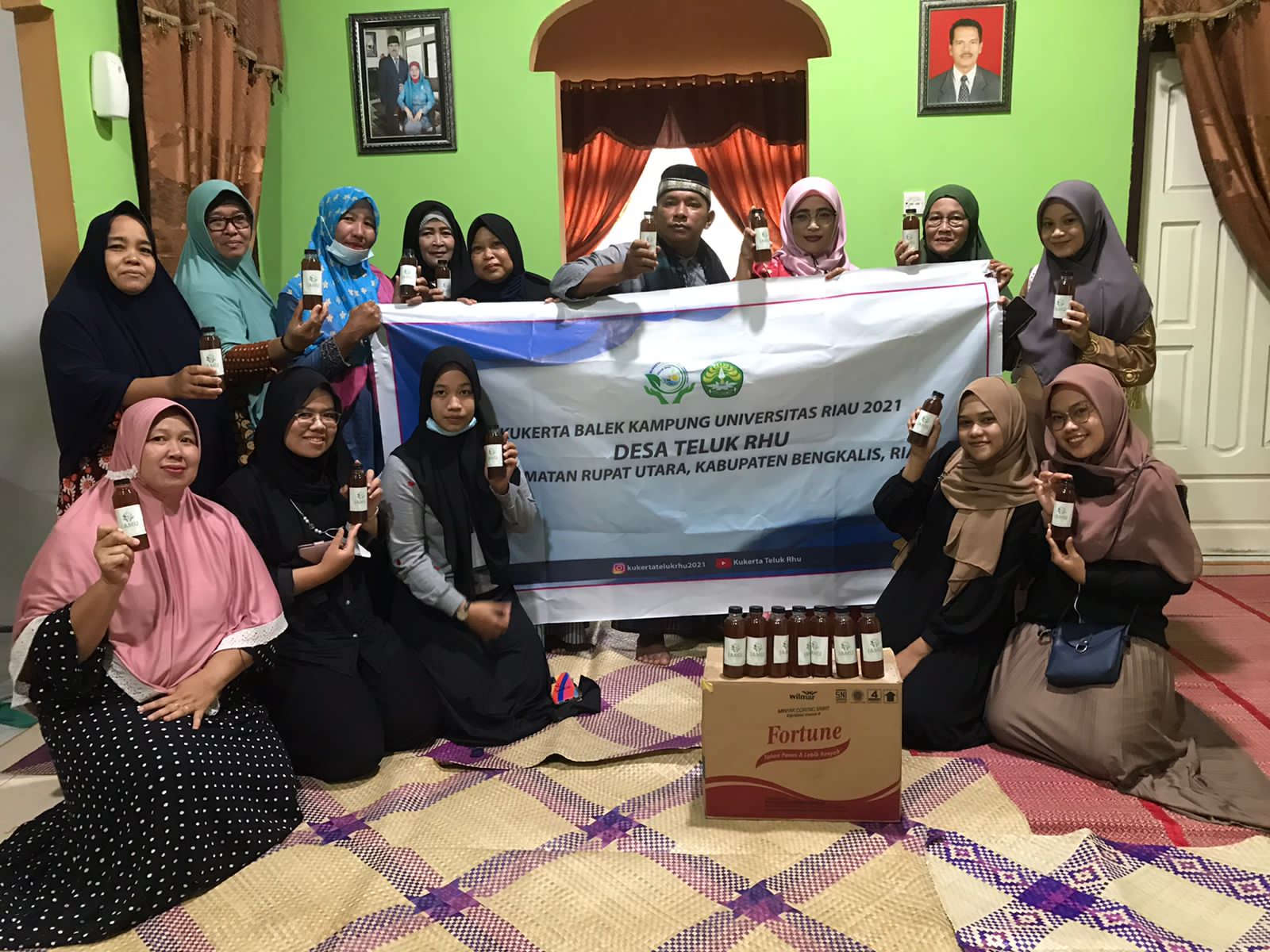 Mahasiswa Kkn Balek Kampung Desa Teluk Rhu, Produksi Jamu Peningkat Imunitas Tubuh