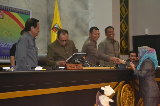 DPRD Pekanbaru Sahkan  Tata Tertib dan Kode Etik 