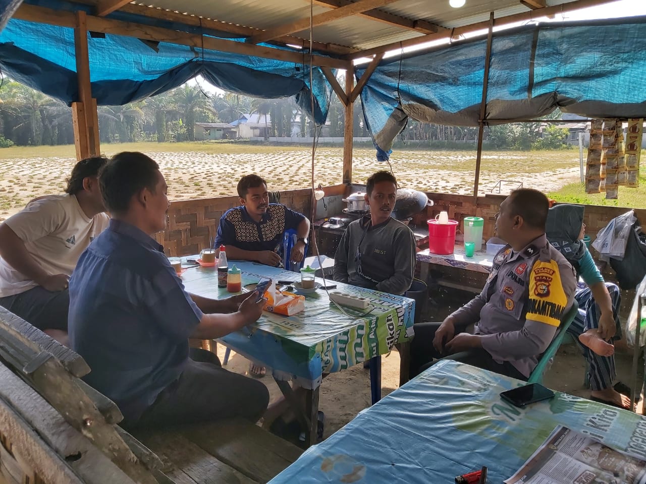 Bhabinkamtibmas Desa Cinta Damai Kampar Sampaikan Imbauan Pemilu 2024