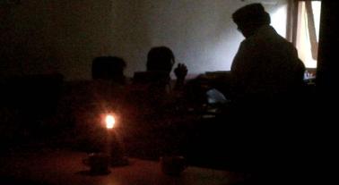 Listrik Padam, Pemeriksaan Aceng Fikri Diterangi Lilin