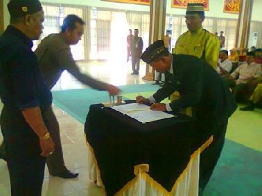 Usai Sertijab, Camat Lirik Akan Pelajari Kondisi Desa