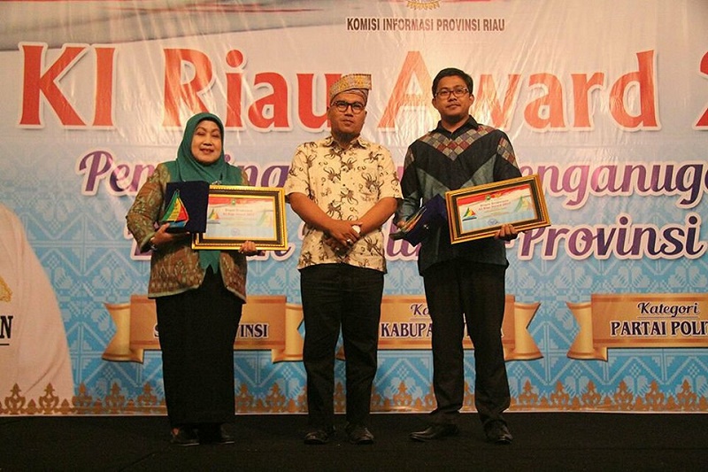 Selamat, Unilak Raih Peringkat II Anugerah Keterbukaan Informasi Publik 2017