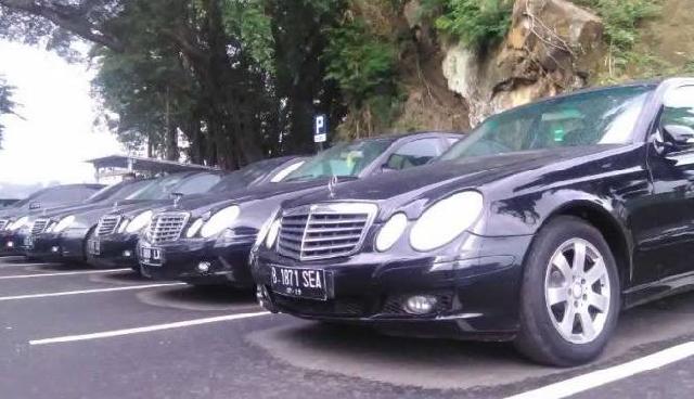 Jualan Mobil Bekas, Blue Bird Semringah