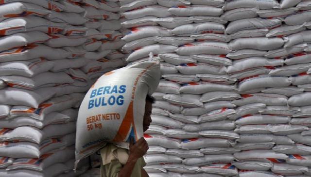 Ada 21 Ton, Bulog Pastikan Stok Beras di Riau Aman Hingga Lebaran Idul Fitri