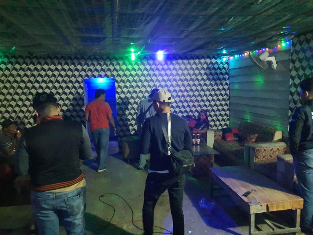 Satresnarkoba Polres Inhu Razia Warung Remang-remang dan Tempat Karaoke