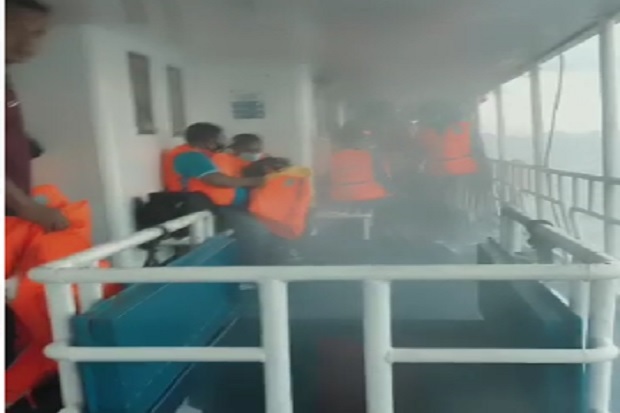 KM Karya Indah Terbakar di Perairan Kepulauan Sula