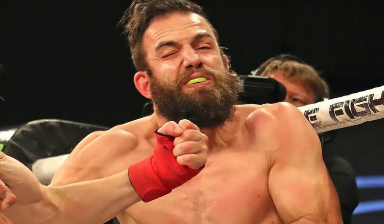 Petarung MMA Ini Koma usai Kena Pukul di Tenggorokan