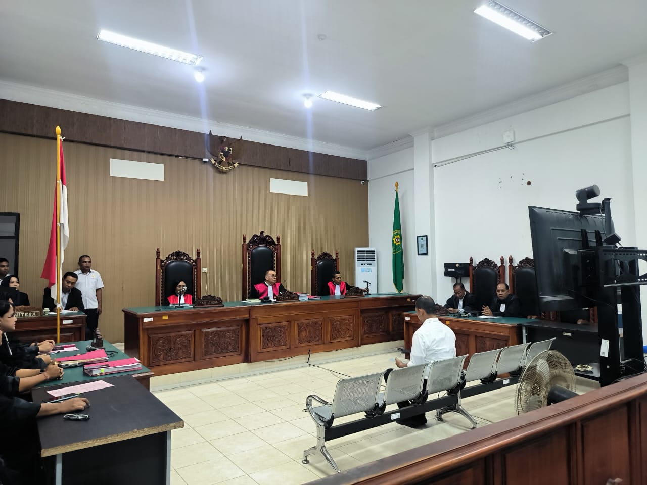 Cabuli Tiga Bocah Dibawah Umur, Mantan Kapolres Ngada Jalani Sidang Perdana