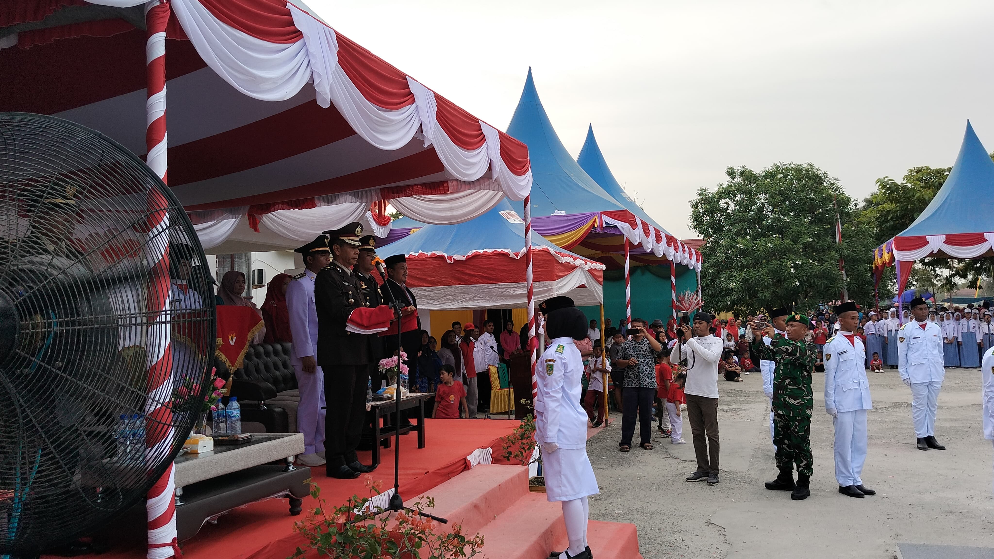 Khidmat, Upacara Penurunan Bendera HUT RI ke-80 Digelar di Bangko Pusako