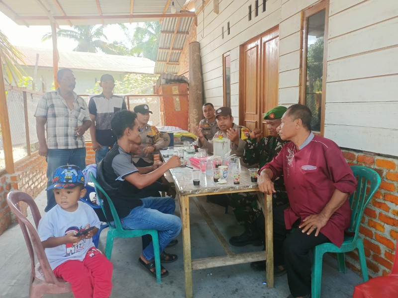 Bhabinkamtibmas Polsek Lubuk Dalam Sosialisasikan Pilkada Damai dan Antisipasi Kejahatan