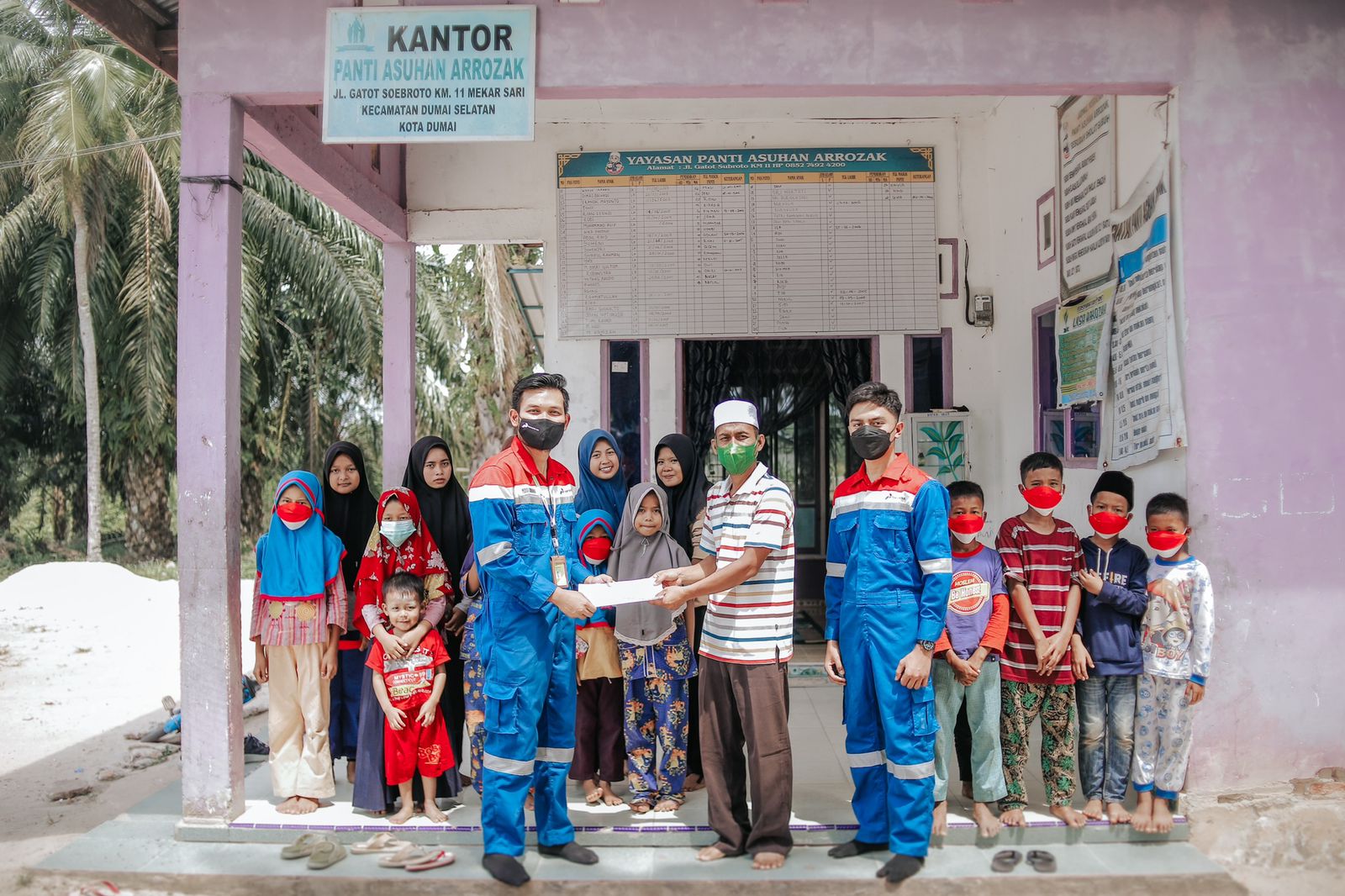 Bantuan Sosial Pertagas Untuk Sarana Ibadah di Riau