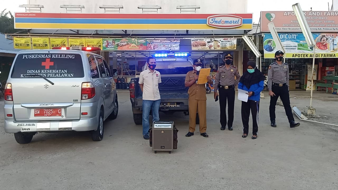 Kapolsek Pangkalan Lesung Bersama Dengan Camat Berikan Himbauan Protokol Kesehatan