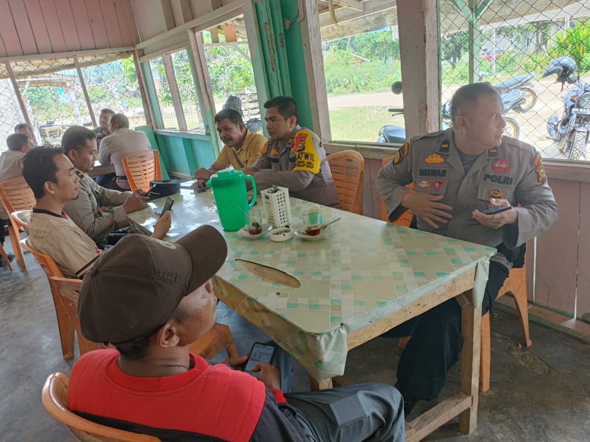 Sambangi Petonggan, Polsek Kelayang Bawa Pesan Pemilu Damai