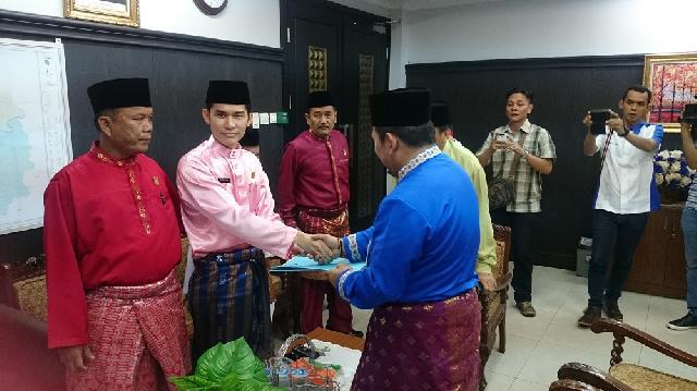 14 Anggota DPRD Teken Draft Hak Interplasi Untuk Walikota Pekanbaru