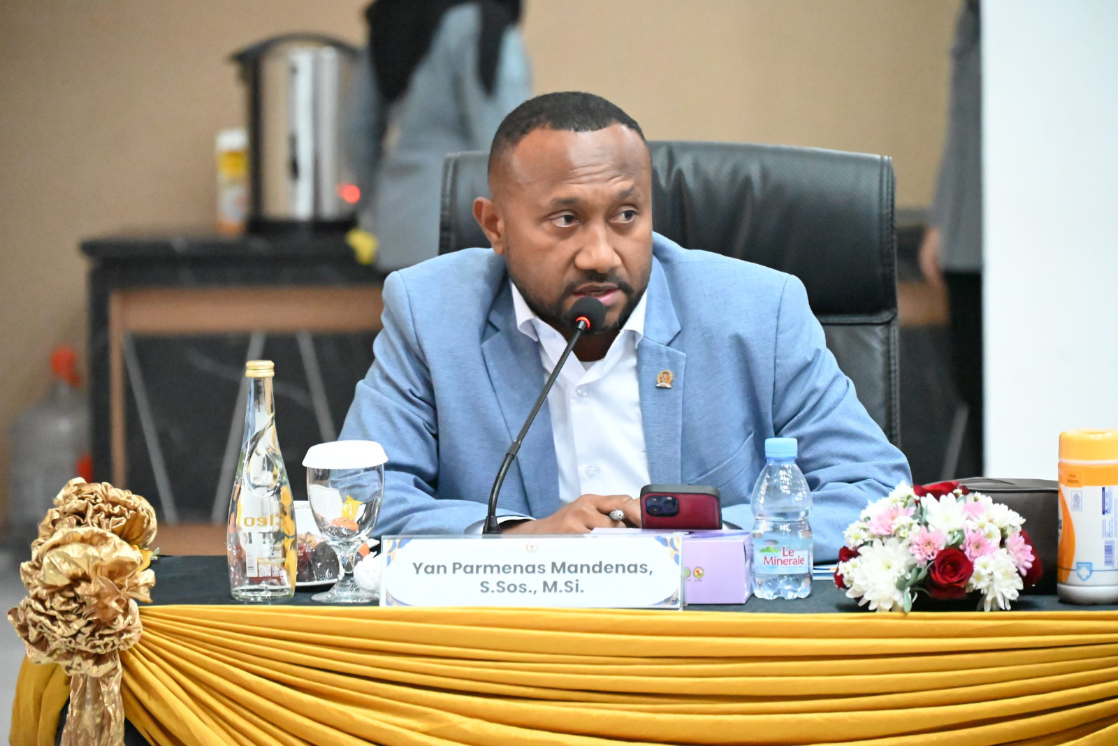 Legislator Yan Mandenas Dukung Pemerintah Tertibkan Izin Tambang Tak Prosedural