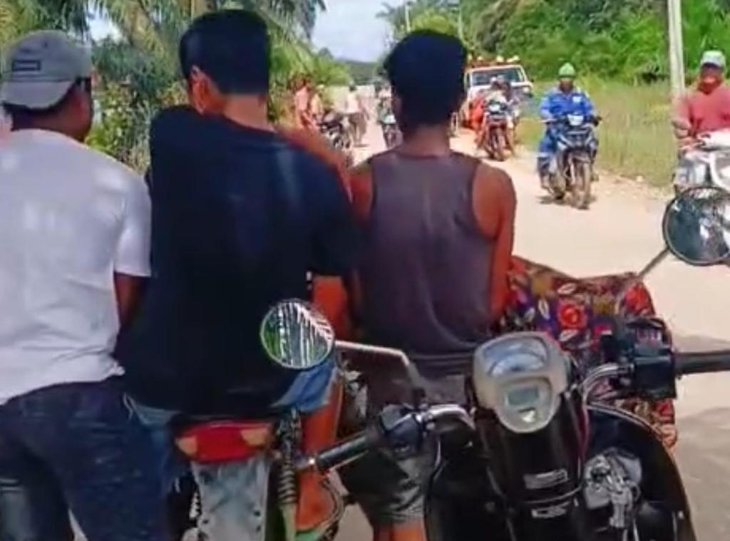 Viral! Jenazah Dibawa Tanpa Ambulans di Kampar, Warga Pertanyakan Fasilitas Desa