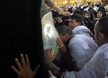 Berebut Cium Hajar Aswad, 1 Jamaah Haji Patah Tangan, 3 Orang Kehilangan Uang